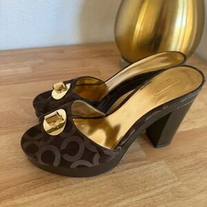 COACH Signature Judith Brown Gold Knob Canvas Heels Size 8.5
